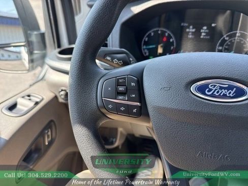 New 2025 Ford Transit 250 148 Medium Roof image 17