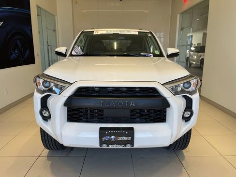 Used 2023 Toyota 4Runner SR5 Premium w/ Moonroof Package AWD/4WD image 11