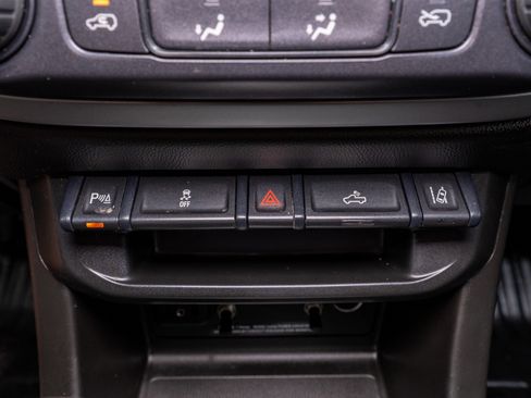 Used 2022 Chevrolet Colorado LT w/ Fleet Safety Package RWD image 25