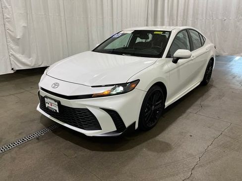 Certified 2025 Toyota Camry SE FWD image 8