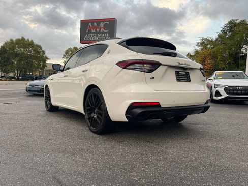Used 2021 Maserati Levante image 9