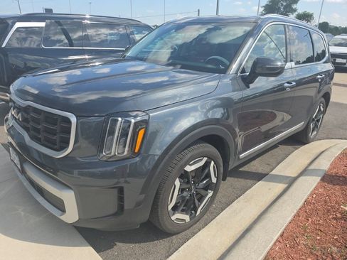 Certified 2024 Kia Telluride S w/ S Sunroof Package AWD/4WD image 2