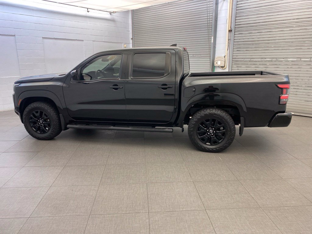 Used 2023 Nissan Frontier SV w/ Midnight Edition Package RWD image 9