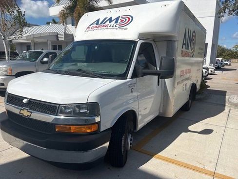 Used 2022 Chevrolet Express 3500 w/ Power Convenience Package image 2