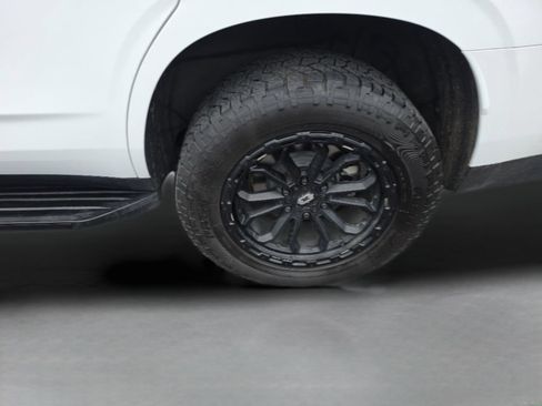 Used 2023 GMC Yukon AT4 AWD/4WD image 15
