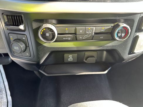 Used 2023 Ford F150 XLT image 42
