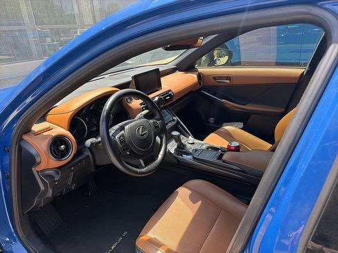 Used 2023 Lexus IS 300 w/ Comfort Package RWD image 9