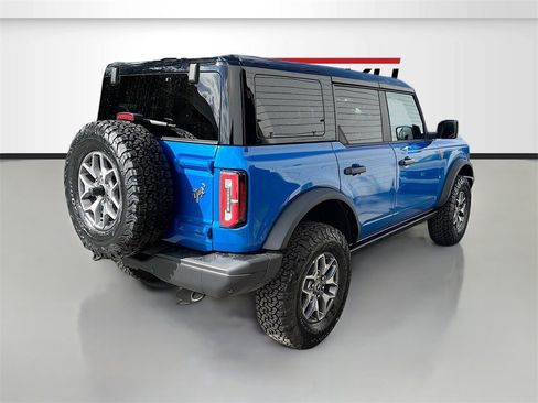 Used 2025 Ford Bronco Badlands image 7