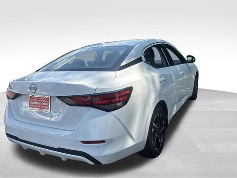 Used 2025 Nissan Sentra SV FWD image 13