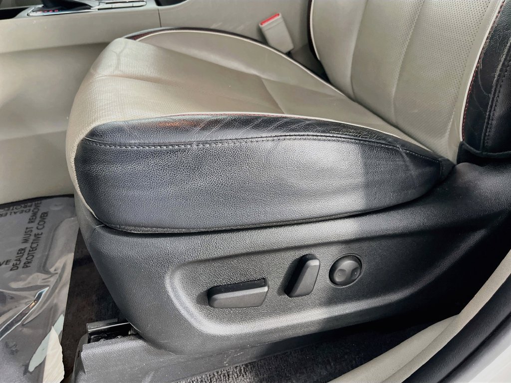 Used 2021 Kia Sedona EX FWD image 25