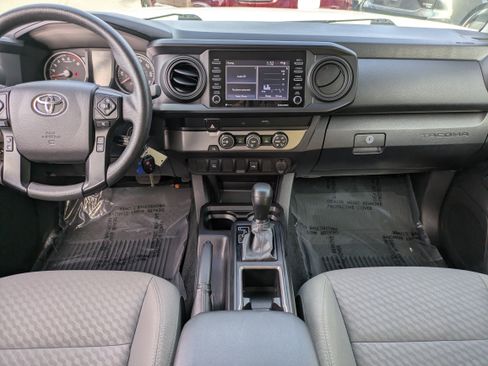 Used 2022 Toyota Tacoma SR image 15