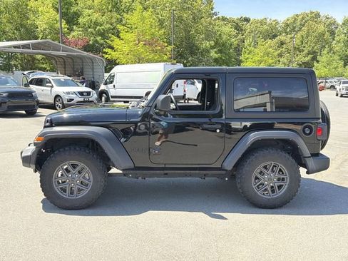 Used 2024 Jeep Wrangler Sport AWD/4WD image 10