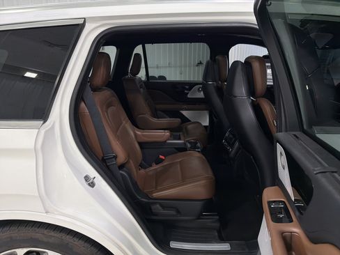 Used 2021 Lincoln Aviator Grand Touring w/ Equipment Group 302A AWD/4WD image 14