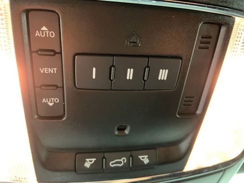 Used 2021 Jeep Grand Cherokee Limited image 34