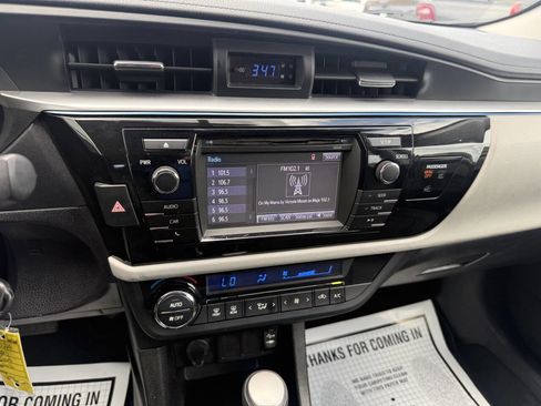 Used 2015 Toyota Corolla LE FWD image 24