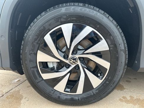 New 2025 Volkswagen Tiguan S image 9