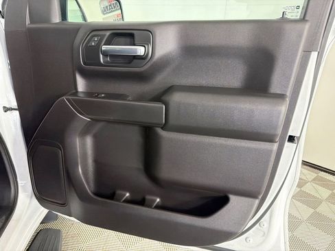 Used 2020 Chevrolet Silverado 1500 Custom w/ Custom Value Package image 14