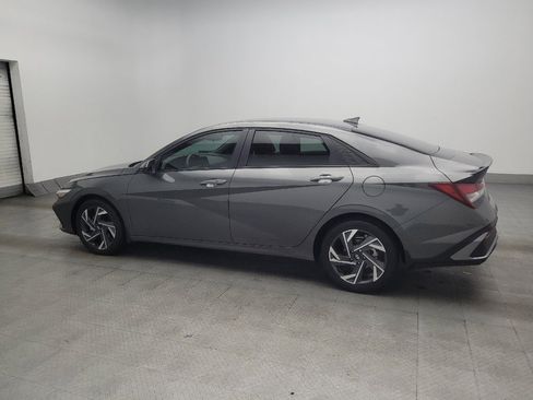 Used 2025 Hyundai Elantra Sport FWD image 3