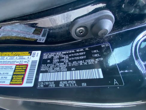 Used 2023 Toyota Sienna LE w/ LE Plus Package FWD image 22