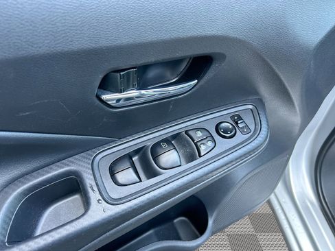 Used 2025 Nissan Versa SV FWD image 24