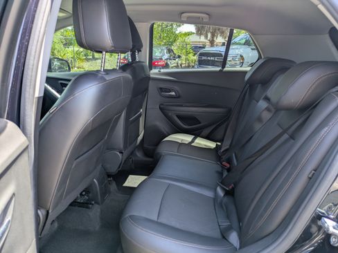 Used 2022 Chevrolet Trax LT AWD/4WD image 13