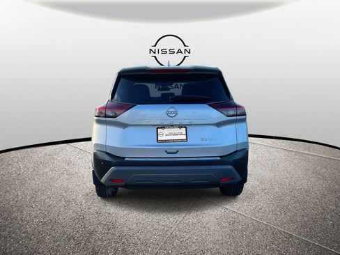 Used 2023 Nissan Rogue SV image 6