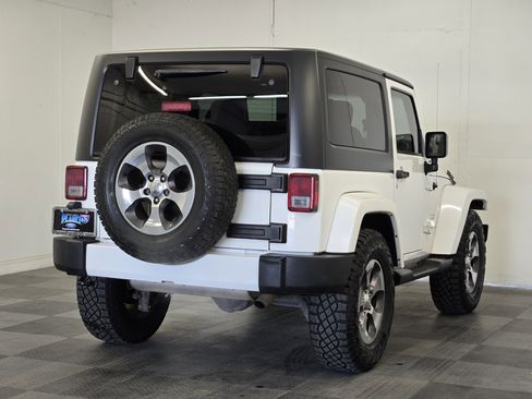 Used 2016 Jeep Wrangler Sahara w/ Connectivity Group image 5