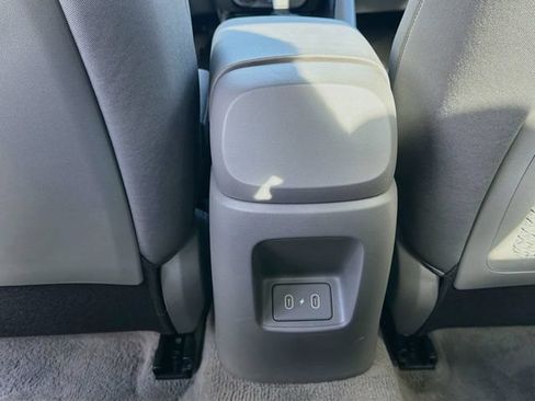 Certified 2025 Hyundai Elantra SEL FWD image 27