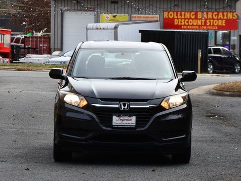 Used 2018 Honda HR-V LX image 2