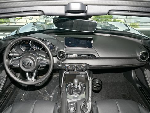 New 2026 MAZDA MX-5 Miata RF Grand Touring RWD image 7