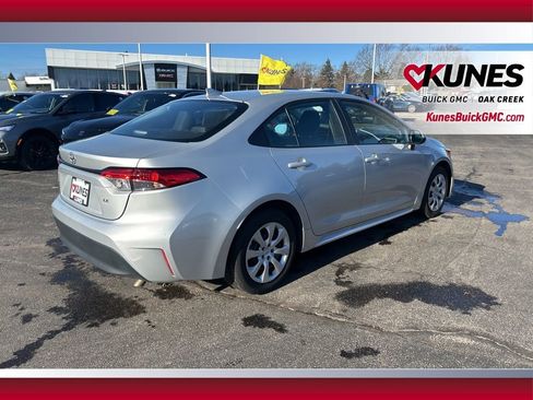 Used 2025 Toyota Corolla LE FWD image 3