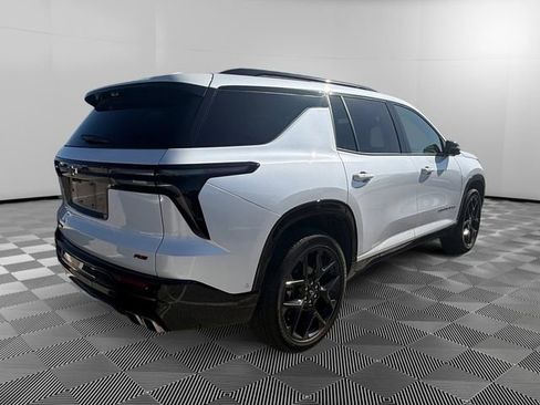 Used 2025 Chevrolet Traverse RS AWD/4WD image 3