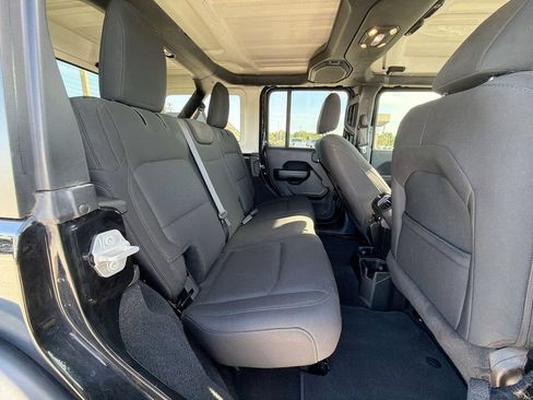 Used 2019 Jeep Wrangler Unlimited Sport S AWD/4WD image 14