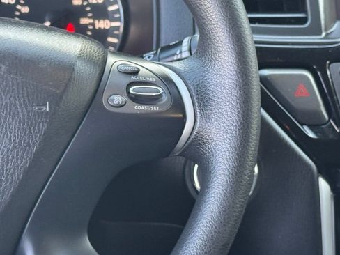 Certified 2019 Nissan Pathfinder S FWD image 16