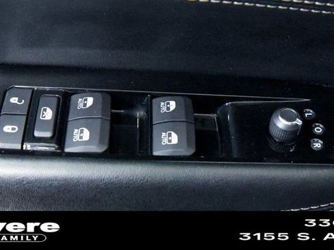 Used 2024 Jeep Wagoneer Series III AWD/4WD image 25