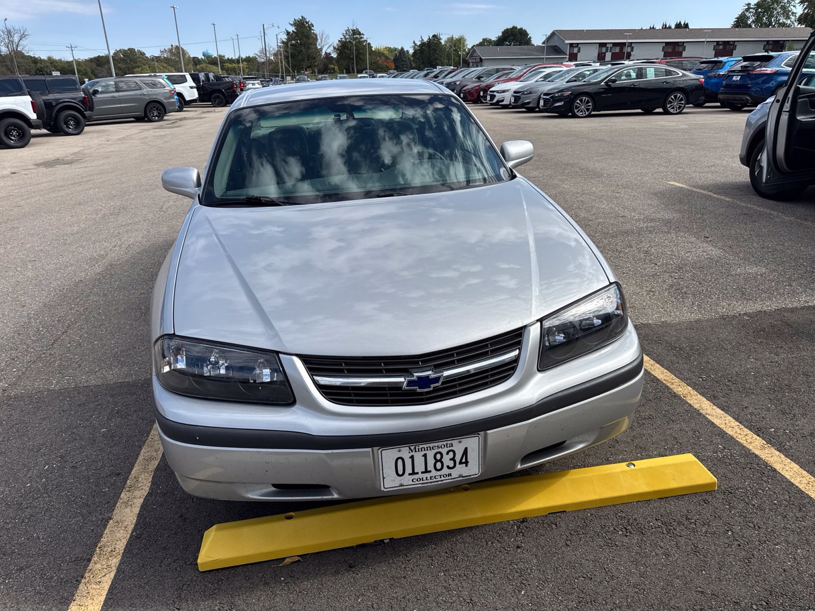 Used 2001 Chevrolet Impala w/ Preferred Equipment Group FWD image 8