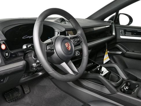 Used 2026 Porsche Cayenne Coupe AWD/4WD image 4