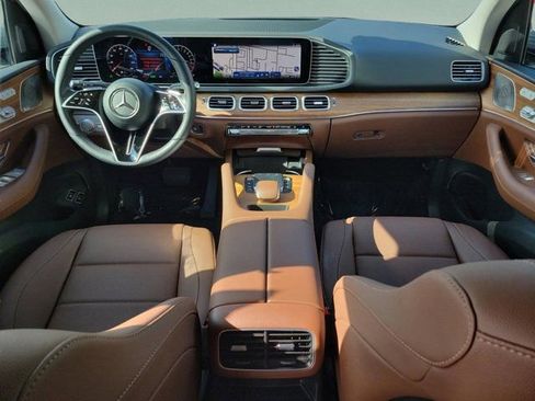 Used 2025 Mercedes-Benz GLE 450e 4MATIC w/ Winter Package image 18