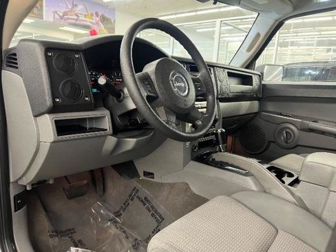 Used 2006 Jeep Commander 4WD image 7