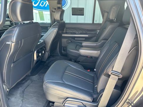 Used 2024 Ford Expedition Platinum AWD/4WD image 29