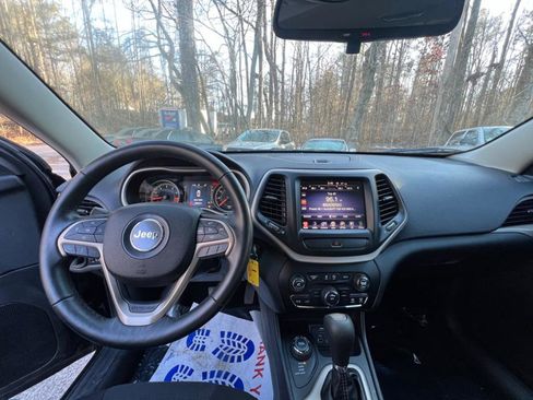 Used 2015 Jeep Cherokee Latitude w/ Cold Weather Group image 20