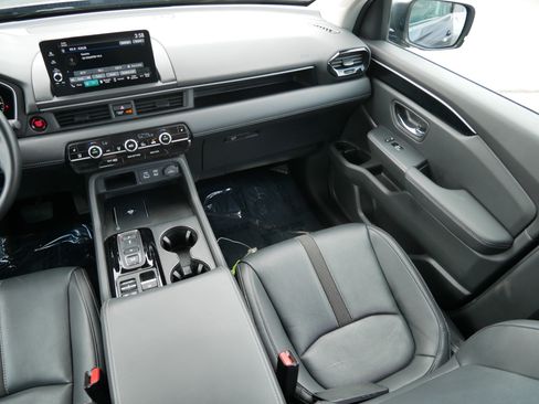 Used 2024 Honda Pilot EX-L image 11