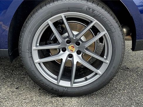 New 2025 Porsche Macan image 17