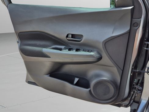 Used 2021 Nissan Kicks S FWD image 23