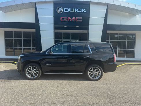 Used 2018 GMC Yukon SLT w/ Open Road Package AWD/4WD image 2