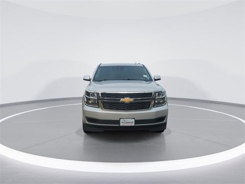 Used 2016 Chevrolet Suburban LT image 7