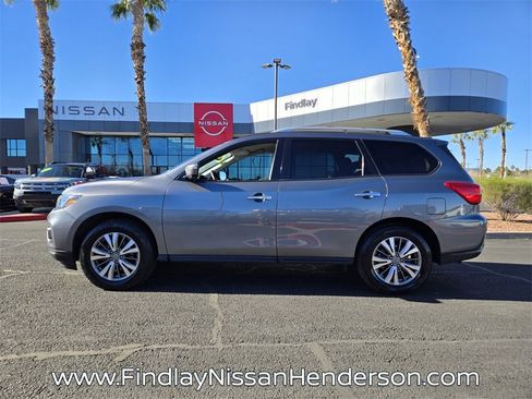 Used 2020 Nissan Pathfinder SL image 3