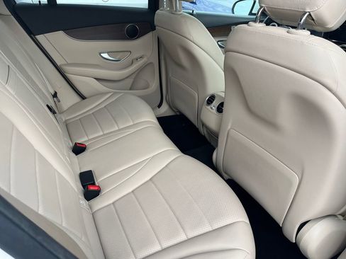 Certified 2022 Mercedes-Benz GLC 300 4MATIC w/ Premium Package Lite image 19