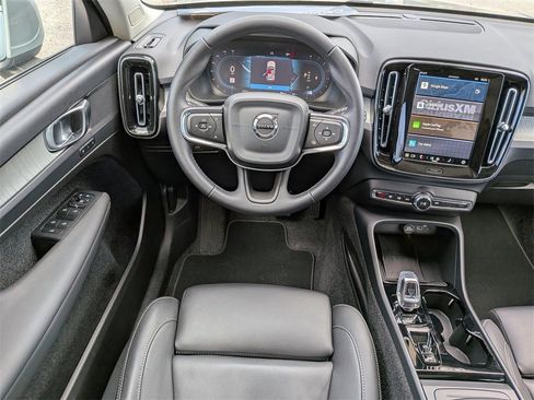 Certified 2025 Volvo XC40 B5 Plus image 17