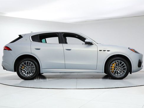 Certified 2023 Maserati Grecale Modena AWD/4WD image 6